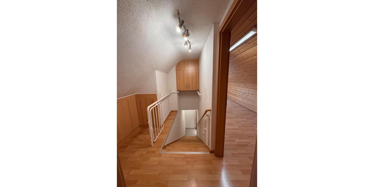 Maisonetten - Wohnung mit Balkon und Stellplatz 4 zimmer