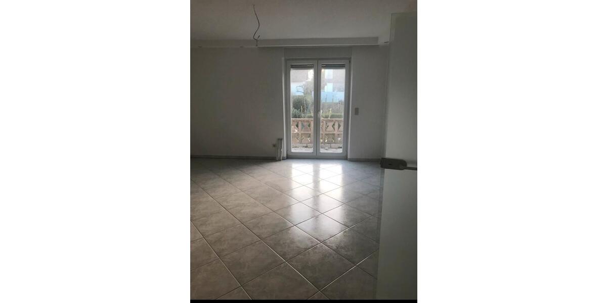 Etagenwohnung Eppingen - 2 Zimmer, 85 m&sup2;, 1.100&euro; | Angebot:23791257