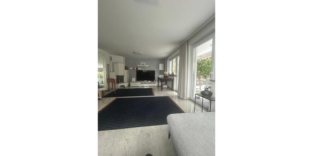 Einfamilienhaus Besigheim - 5.5 Zimmer, 179 m&sup2;, 2.250&euro; | Angebot:25050250