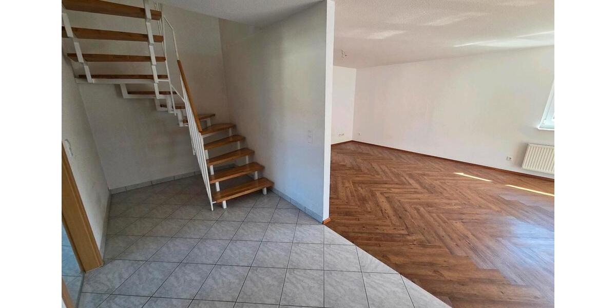Maisonettenwohnung Brackenheim - 4 Zimmer, 121 m&sup2;, 1.520&euro; | Angebot:26567975