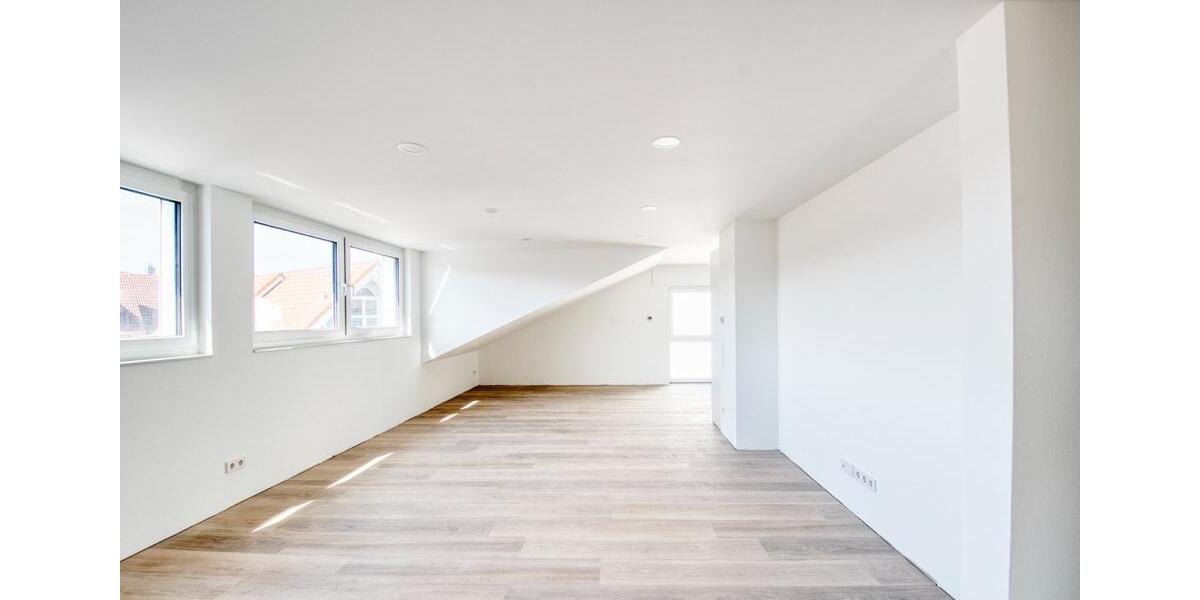 Kernsanierte DG-Wohnung in parknaher Lage inkl Küche & Stellplatz 3 zimmer