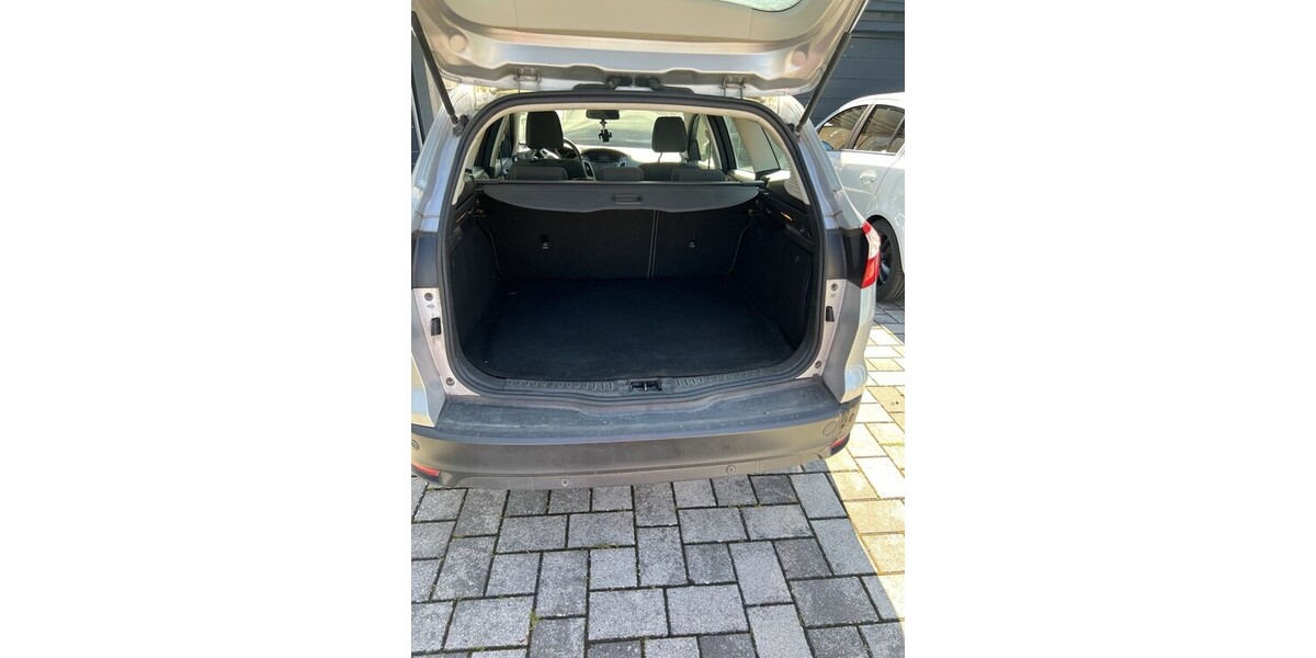 Ford Focus 191.000 km 3.200 € Kirchardt 74912