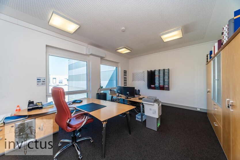Repräsentative GewerbeImmobilie mit Büro, Ausstellung & Halle – flexibel nutzbar in Langenbrettach