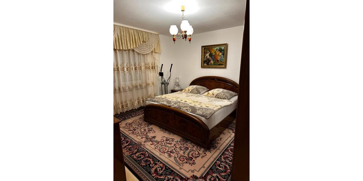 3-ZKB im Erdgeschoss mit Balkon und EBK 3.5 zimmer