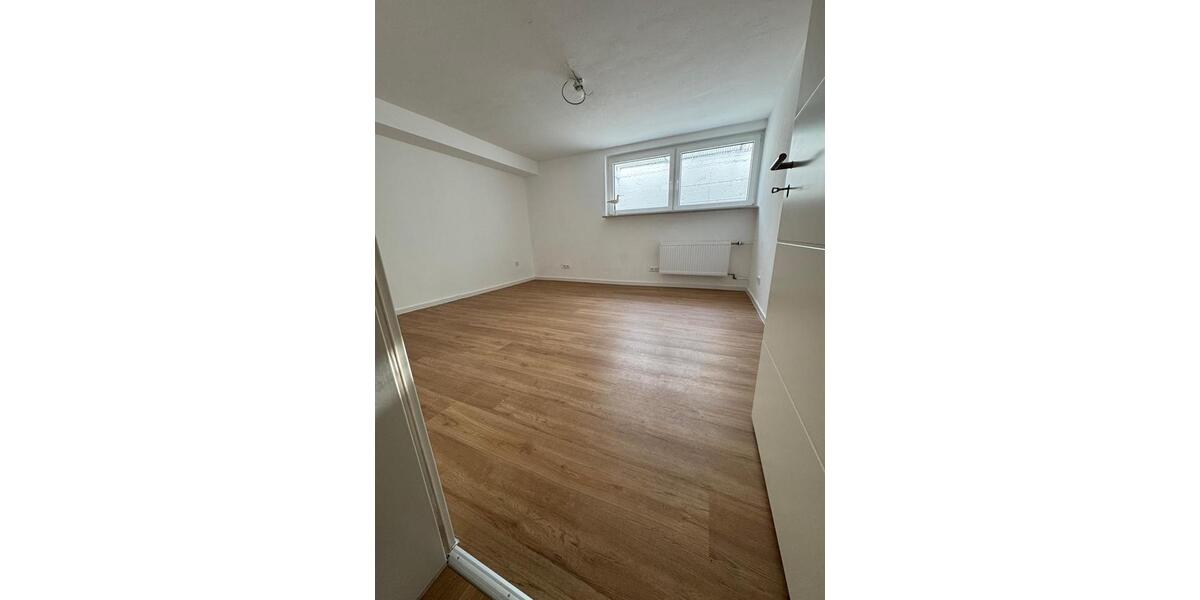 Etagenwohnung Sachsenheim - 5 Zimmer, 94 m&sup2;, 1.070&euro; | Angebot:24598425