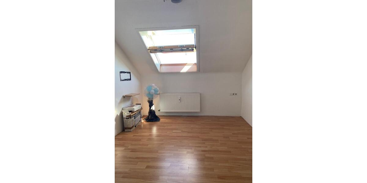 Dachgeschoßwohnung Markgröningen - 3 Zimmer, 98 m&sup2;, 250.000&euro; | Angebot:26942479