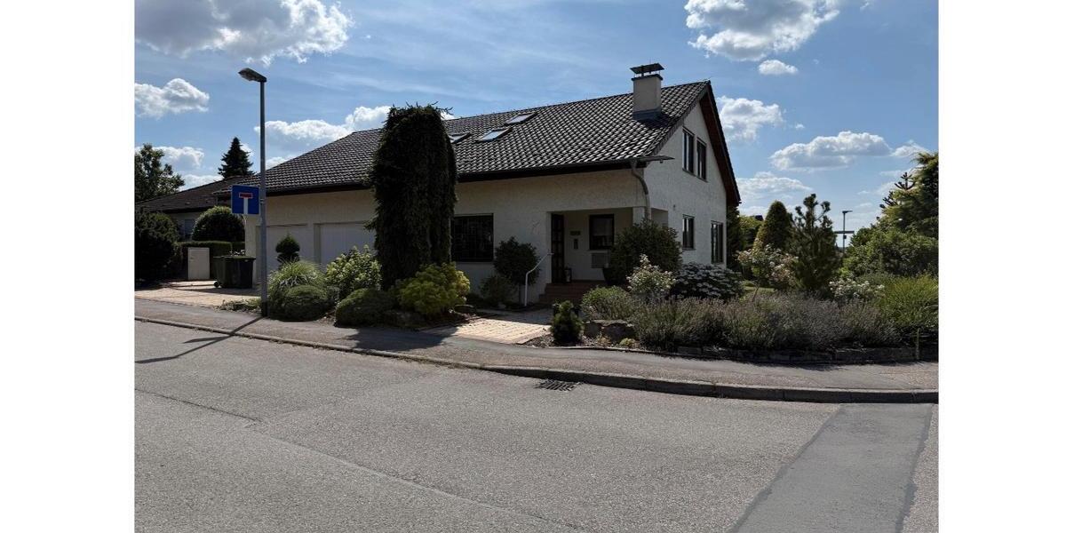 Einfamilienhaus Bietigheim-Bissingen Bissingen - 5.5 Zimmer, 210 m&sup2;, 1.800&euro; | Angebot:25393099