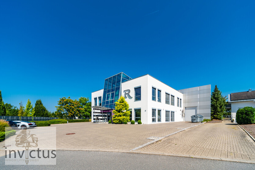 Repräsentative GewerbeImmobilie mit Büro, Ausstellung & Halle – flexibel nutzbar in Langenbrettach