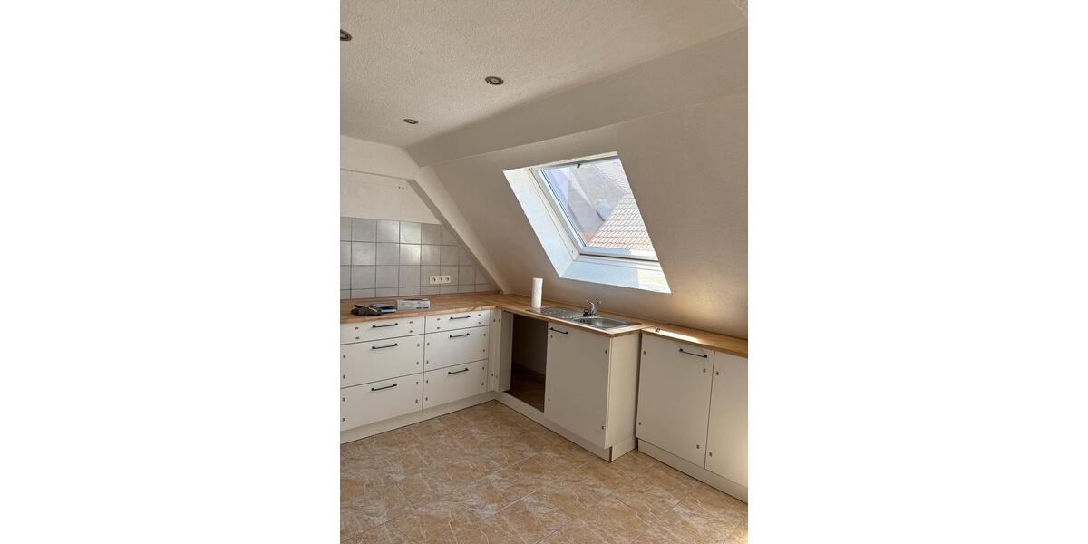 Dachgeschoßwohnung Gemmingen - 4 Zimmer, 90 m&sup2;, 1.400&euro; | Angebot:26396617