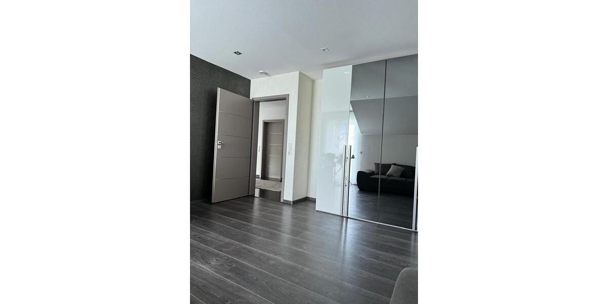 Doppelhaushälfte Brackenheim - 4.5 Zimmer, 145 m&sup2;, 740.000&euro; | Angebot:26074032