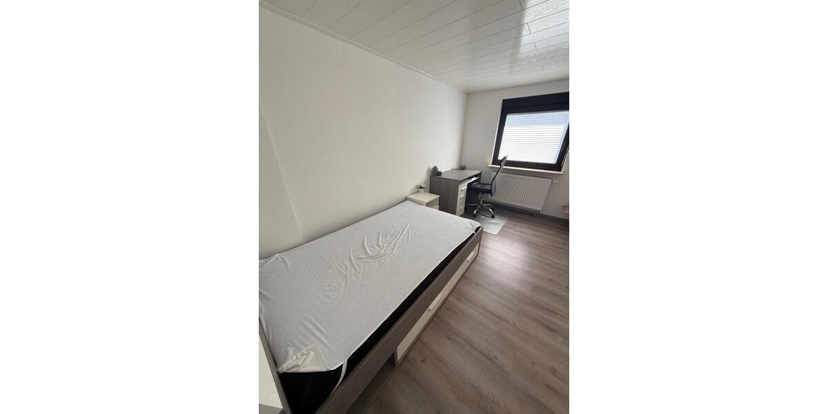 Etagenwohnung Mosbach - 5 Zimmer, 120 m&sup2;, 1.250&euro; | Angebot:26268869