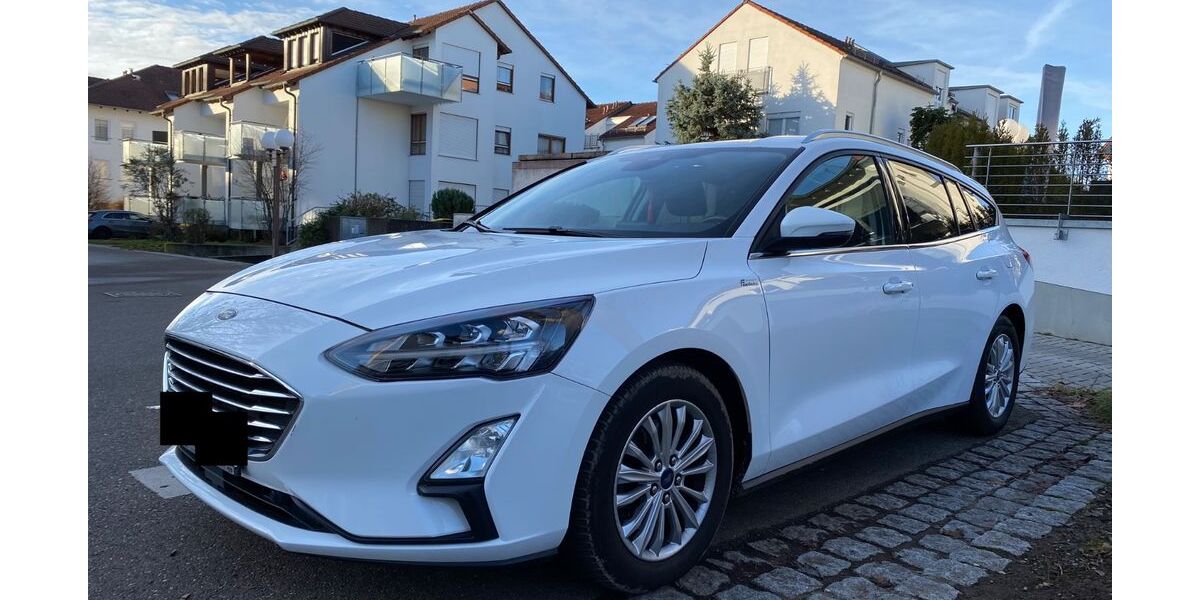 Ford Focus 49.300 km 16.900 € Marbach am Neckar 71672