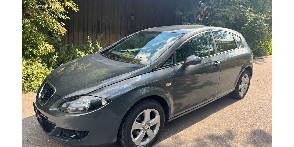 Seat Leon 86.000 km 4.490 &euro; Öhringen 74613