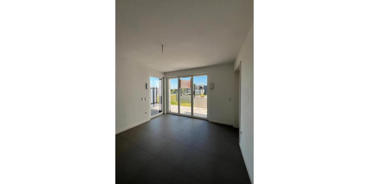 Erdgeschoßwohnung Schwaigern - 3 Zimmer, 74 m&sup2;, 359.900&euro; | Angebot:26602871