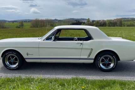 Ford Mustang 9.999 km 39.850 &euro; Wüstenrot 71543