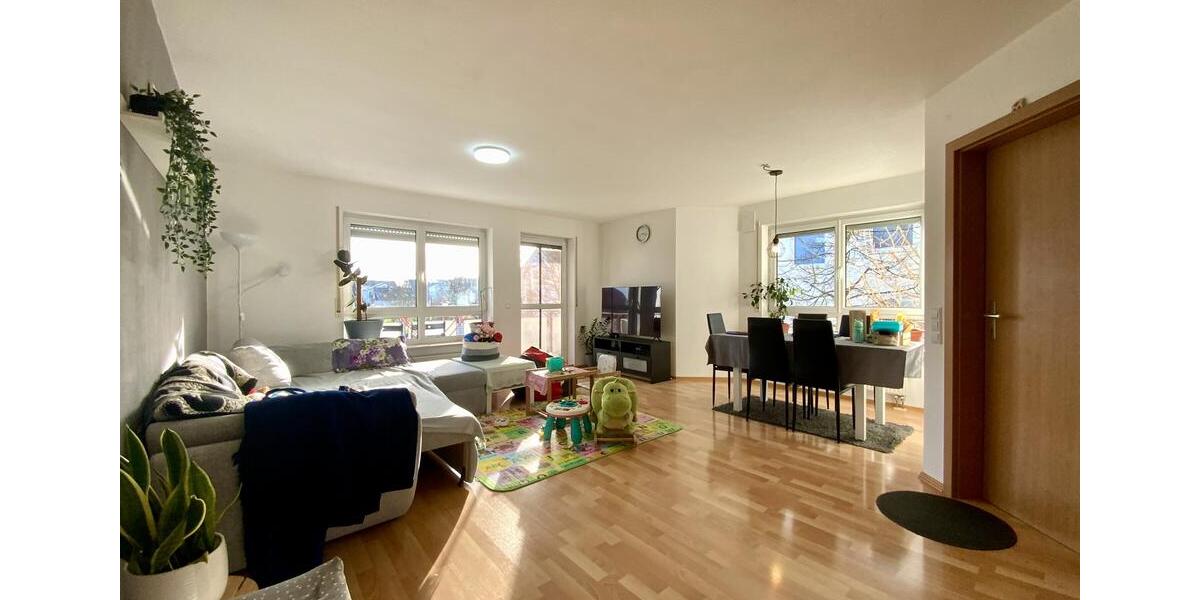 Lichtdurchflutete 3-Zimmerwohnung mit EBK und Süd-West Balkon in Freiberg am Neckar 3 zimmer