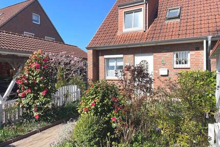 Verkaufsangebot für ERH, 5 Zimmer, ca. 127,4 m² Wohn- und Nutzfläche, Carport und Teilkeller, ca. 345 m² Grundstück (WEG) in 21614 Buxtehude