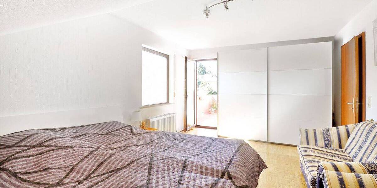 Sonnige 2-Zimmer-Wohnung mit Süd-Ost-Balkon und Garage in ruhiger Wohnlage von Neuenstadt am Kocher. 2 zimmer