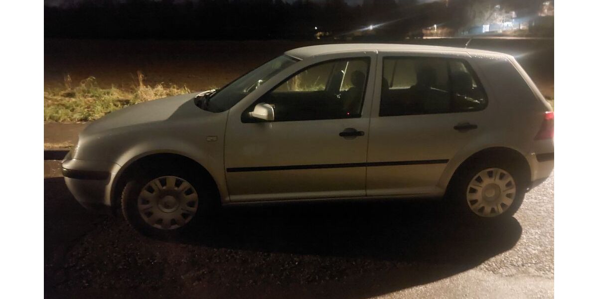 VW Golf 169.000 km 2.550 € Löchgau 74369