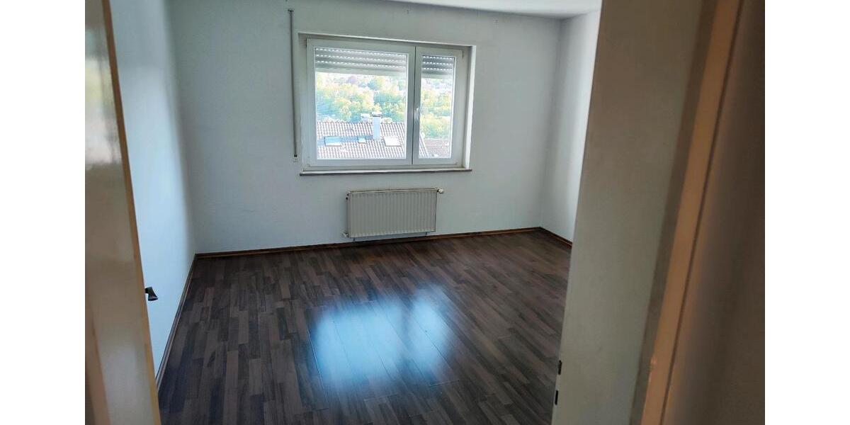 Etagenwohnung Backnang - 3 Zimmer, 78 m&sup2;, 1.100&euro; | Angebot:26690175
