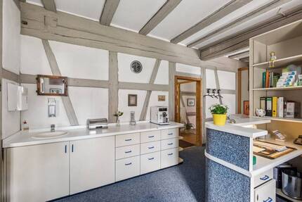 Bald schon eine tolle Wohnung - Attraktive Büro- Praxisfläche! 3 zimmer