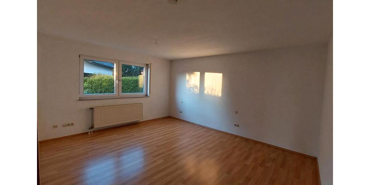 Erdgeschoßwohnung Marbach am Neckar - 4 Zimmer, 121 m&sup2;, 1.290&euro; | Angebot:26385529