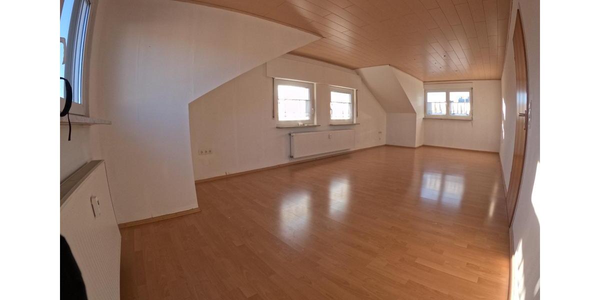 Ruhige 3Zi. DG-Etagenwohnung – 2 Jahre befristet zu vemieten 3 zimmer