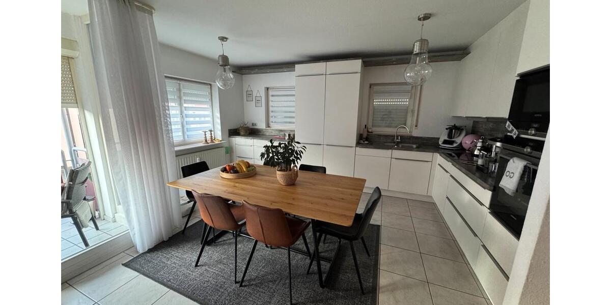 KAPITALANLAGE-provisionsfrei-sofortige Mieteinnahme-4,5 Zi Whg. 4.5 zimmer