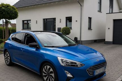 Ford Focus 90.000 km 8.999 &euro; Heilbronn 74078