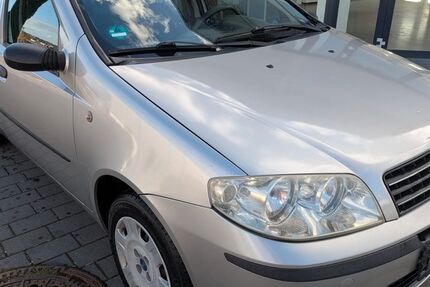 Fiat Punto 122.000 km 2.300 &euro; Heilbronn 74074