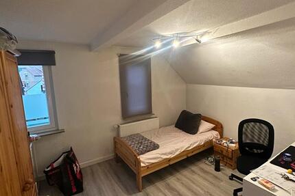 Zimmer zu vermieten in einer Männer-WG zimmer