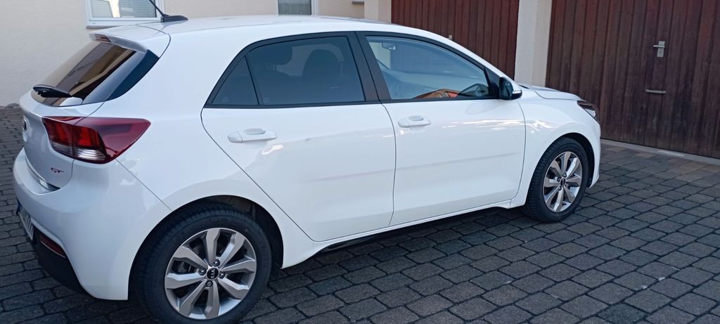 Kia Rio 27.500 km 14.990 &euro; Brackenheim 74336