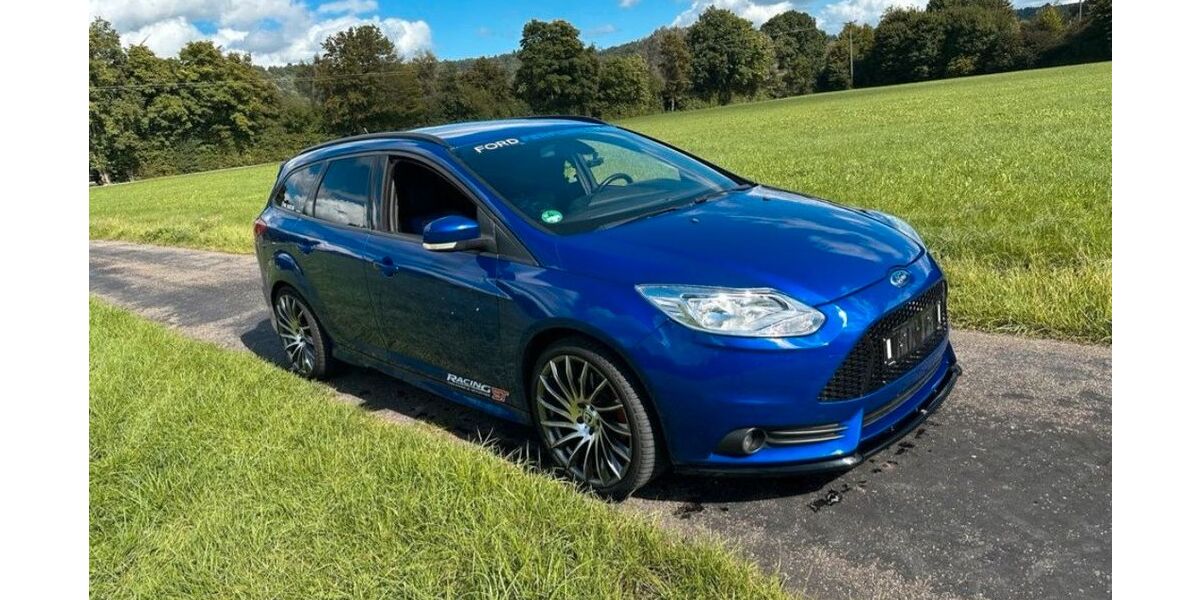 Ford Focus 129.000 km 10.111 &euro; Pfedelbach 74629