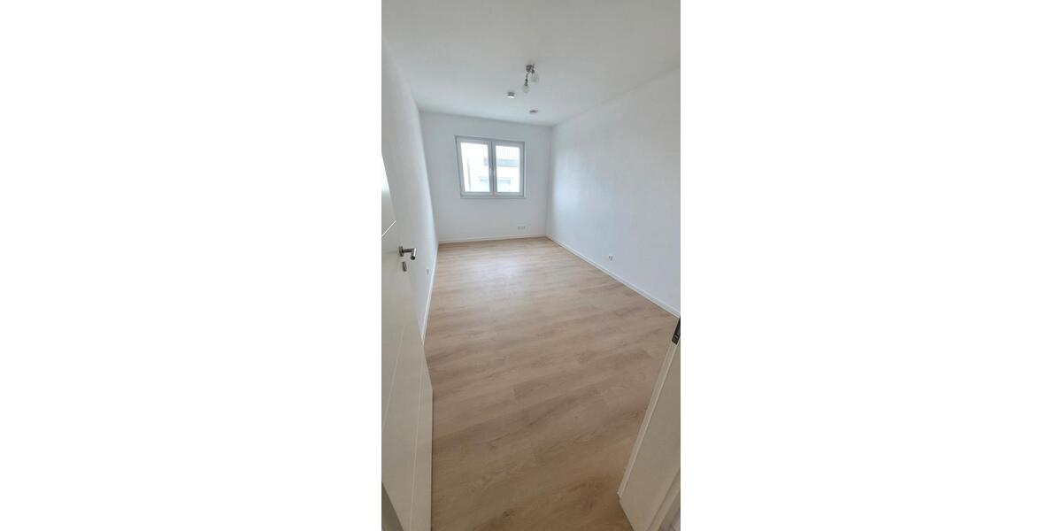 Etagenwohnung Bad Friedrichshall - 4 Zimmer, 91 m&sup2;, 1.400&euro; | Angebot:26687950