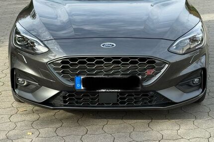 Ford Focus 48.000 km 23.700 &euro; Ludwigsburg 71642