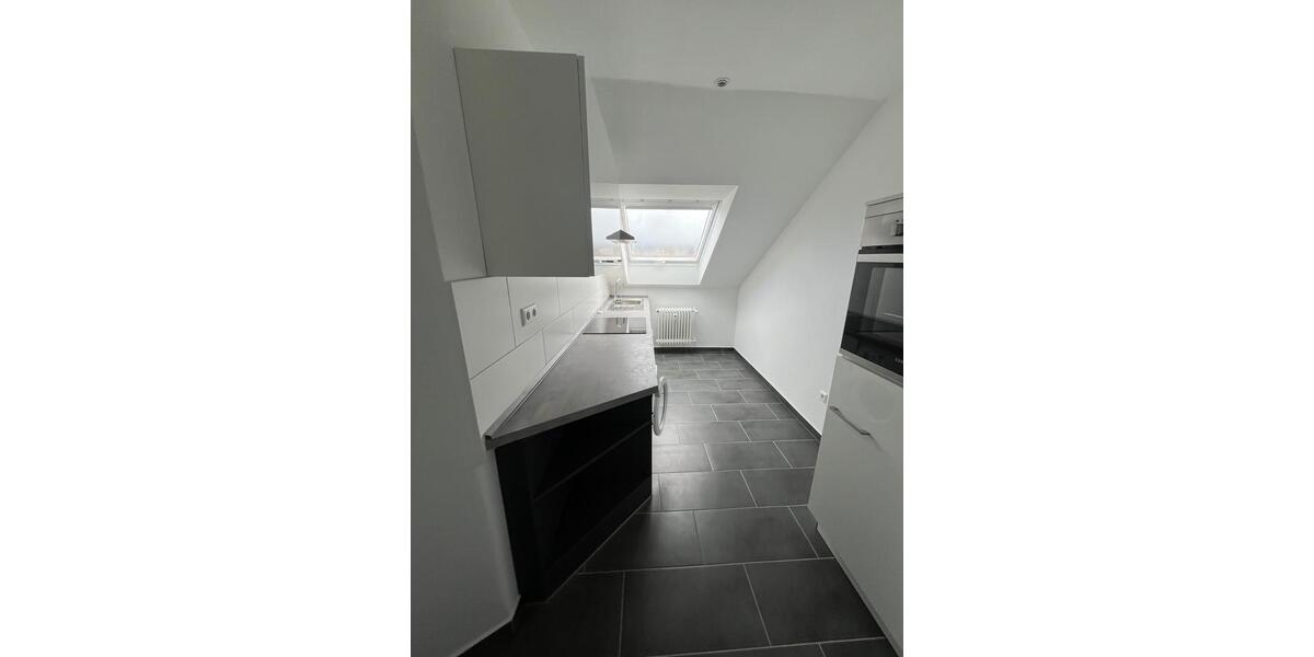 Dachgeschoßwohnung Heilbronn - 4 Zimmer, 90 m&sup2;, 1.040&euro; | Angebot:26253157