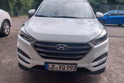Hyundai TUCSON 183.000 km 10.900 &euro; Marbach am Neckar 71672