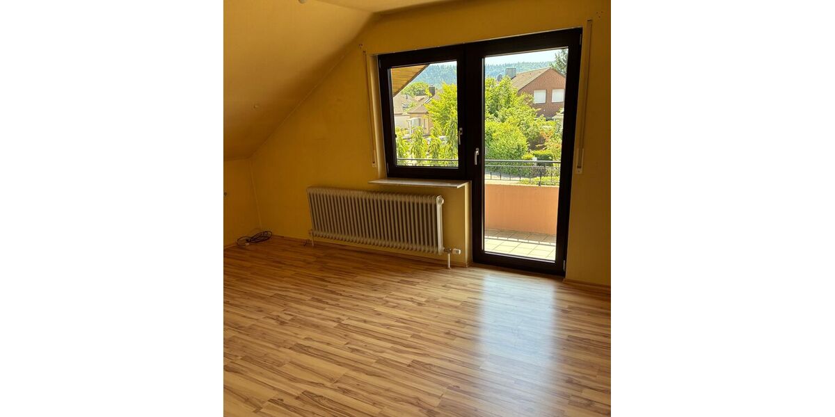 Gepflegte Doppelhaushälfte mit großem Garten in Top-Wohnlage - Einfamilienhaus Cleebronn | Angebot:27294861