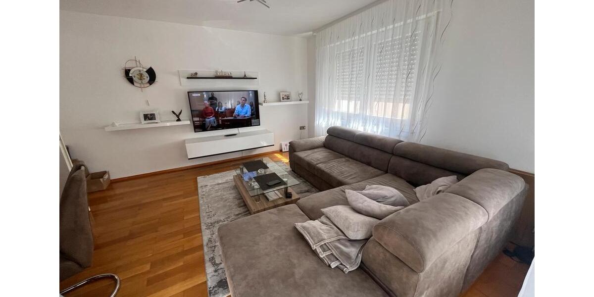 3-Zi-Wohnung mit 4. Zimmer im DG, 2 Balkone & Garage 3 zimmer