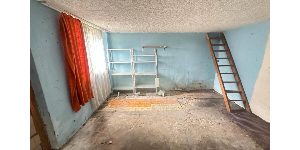 Mehrfamilienhaus, Wohnhaus Backnang - 9 Zimmer, 150 m&sup2;, 180.000&euro; | Angebot:25126406