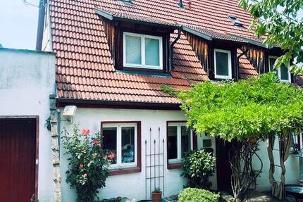 Haus Sachsenheim - 8.5 Zimmer, 223 m&sup2;, 465.000&euro; | Angebot:27120063