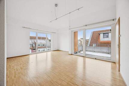 Allein auf der Etage: Ruhige 2-Zimmer-Dachgeschosswohnung mit West-Balkon & Tiefgarage 2 zimmer