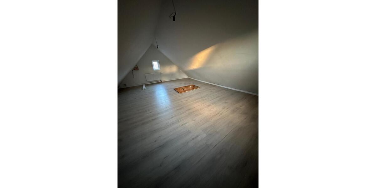 Etagenwohnung Oedheim - 5 Zimmer, 140 m&sup2;, 1.460&euro; | Angebot:27557894
