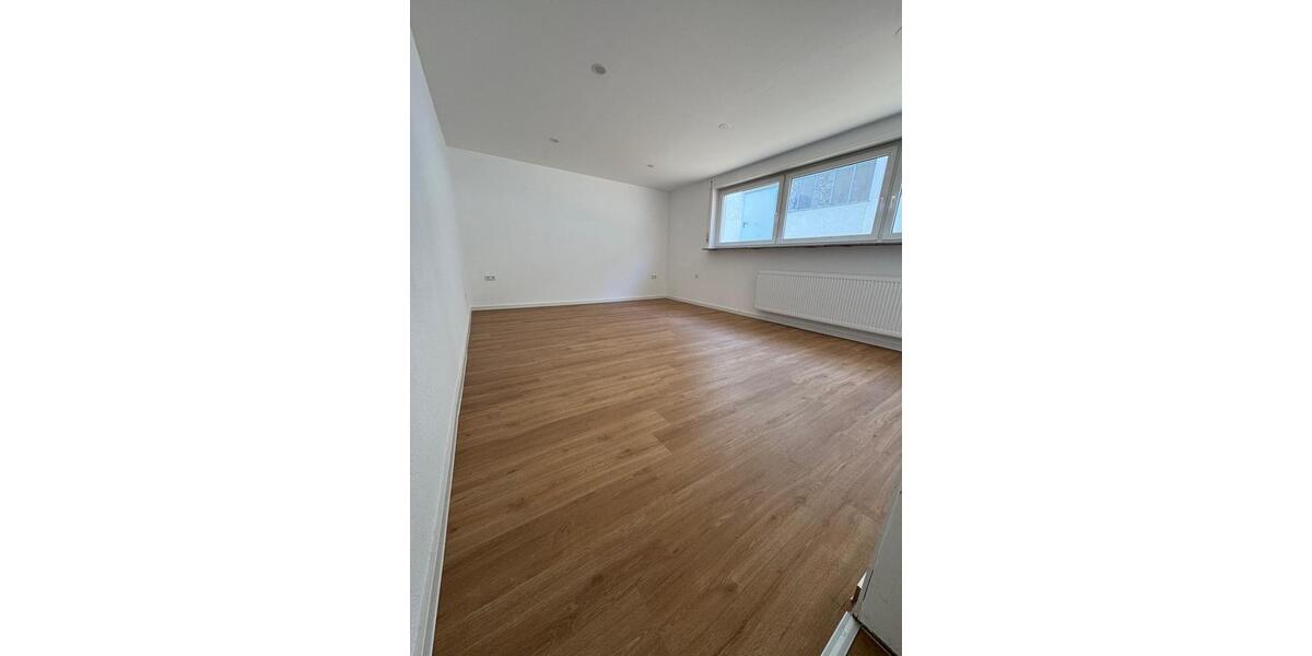 Etagenwohnung Sachsenheim - 5 Zimmer, 94 m&sup2;, 1.070&euro; | Angebot:24598425