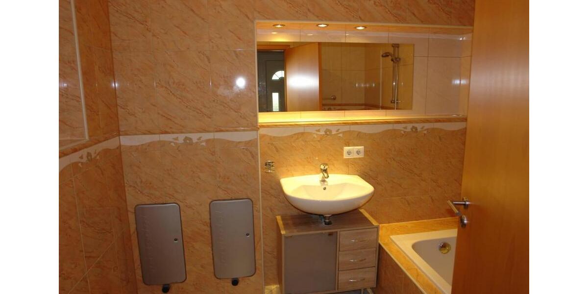 Erdgeschoßwohnung Bad Friedrichshall - 2 Zimmer, 54 m&sup2;, 990&euro; | Angebot:24542849