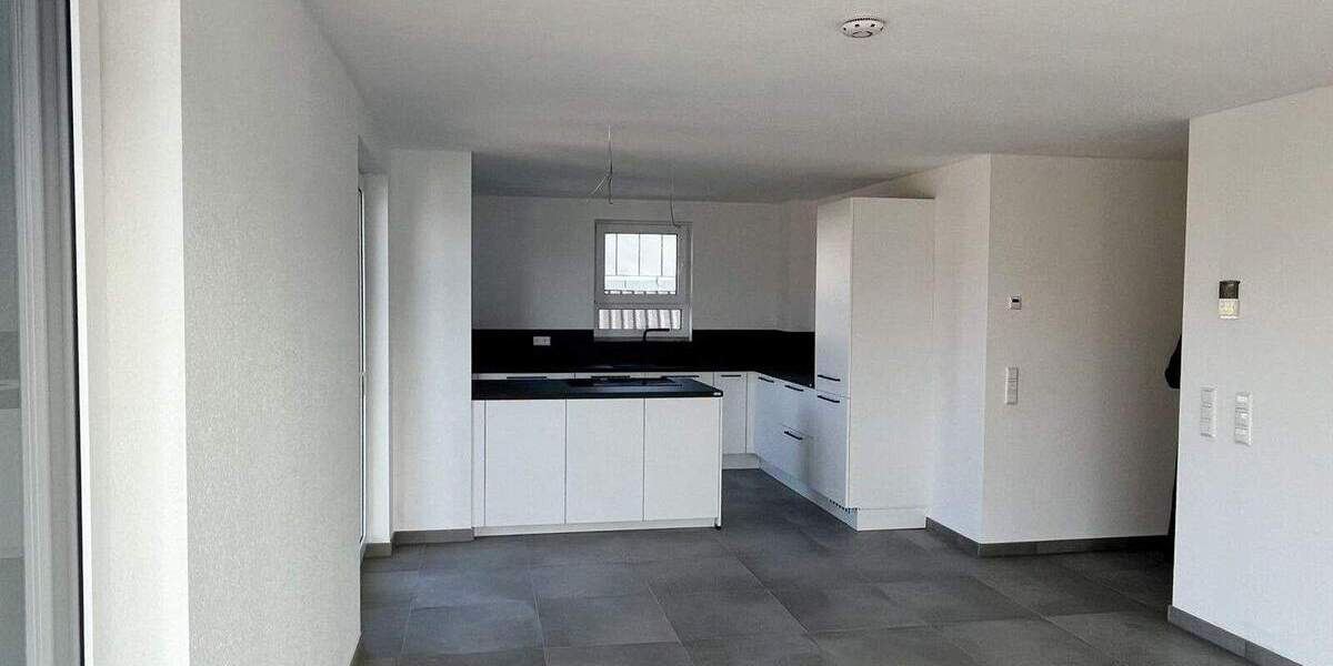 Etagenwohnung Auenstein-Ilsfeld Auenstein - 4 Zimmer, 114 m&sup2;, 1.700&euro; | Angebot:25701383