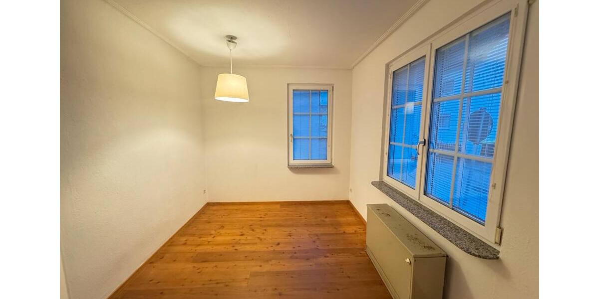 Etagenwohnung Ludwigsburg Oßweil - 1 Zimmer, 10 m&sup2;, 300&euro; | Angebot:25125669