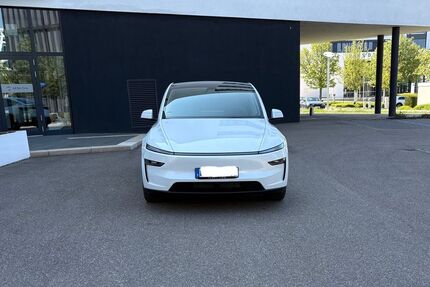 Tesla Model Y 1.500 km 51.900 &euro; Heilbronn 74074