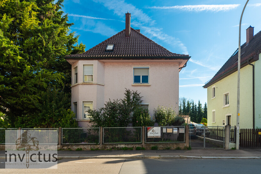 Dreifamilienhaus mit großem Garten, Terrasse u. Loggia! Wohnen und Vermieten unter einem Dach. 8 zimmer