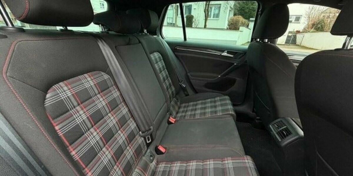 VW Golf VII Lim. GTI BMT Kamera ABT 300 PS 198.000 km 12.490 &euro; Neckarsulm 74172